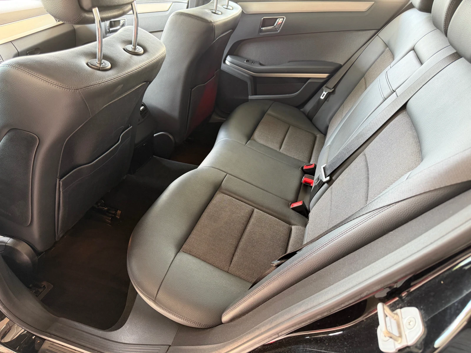 Mercedes-Benz E 350 CDI/231hp/AVANGARDE/МЪРТВА ЗОНА/LANE ASSIST/КОЖА/, снимка 8 - Автомобили и джипове - 54685650