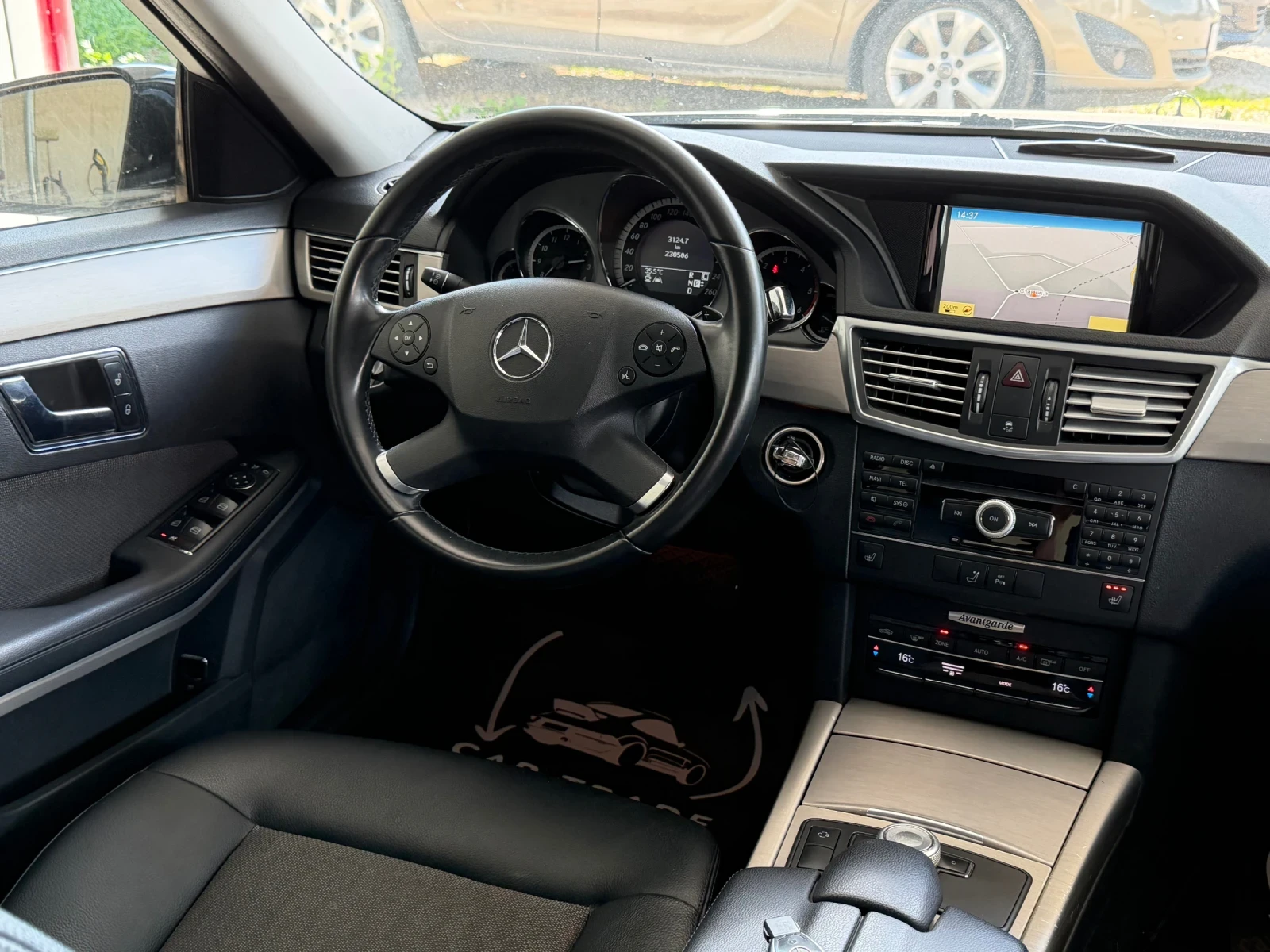 Mercedes-Benz E 350 CDI/231hp/AVANGARDE/МЪРТВА ЗОНА/LANE ASSIST/КОЖА/, снимка 12 - Автомобили и джипове - 54685650