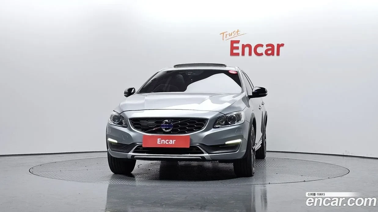 Volvo V60 Cross Country T5 AWD, снимка 3 - Автомобили и джипове - 54793971