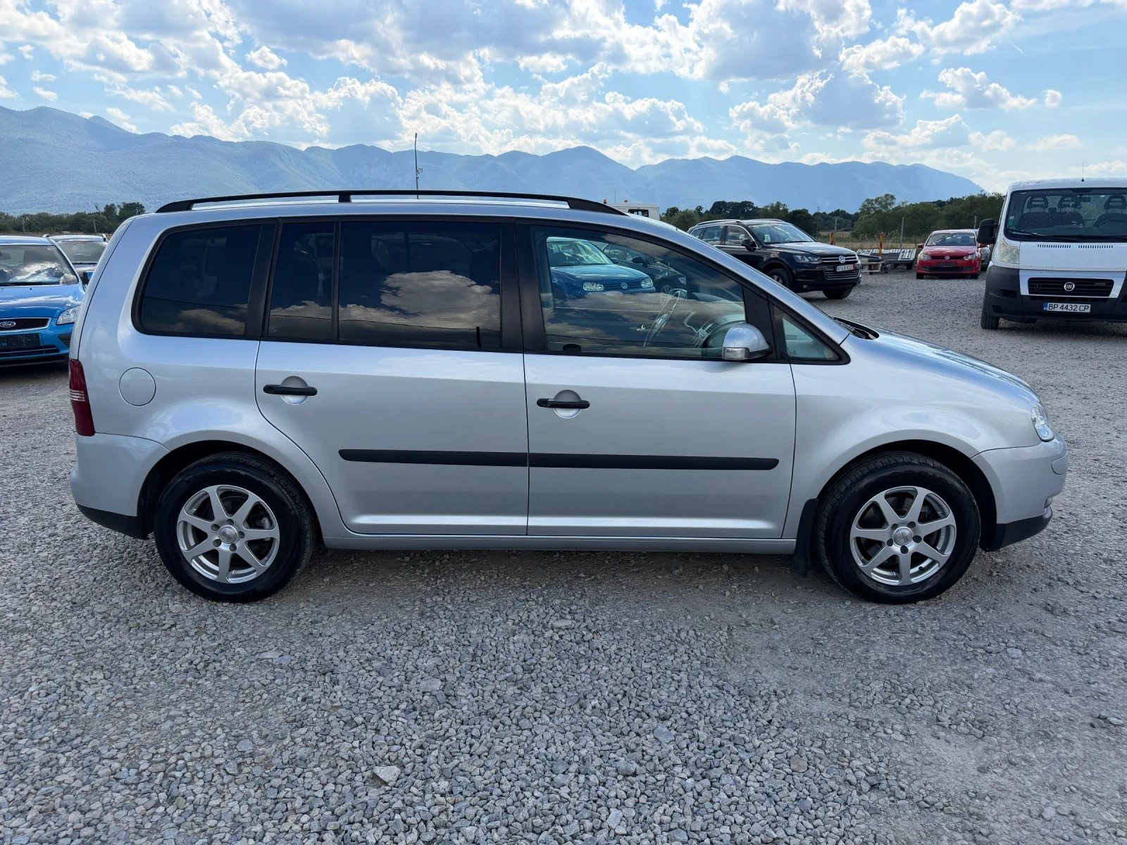 VW Touran 1.9TDI-101-7 МЕСТЕН, снимка 4 - Автомобили и джипове - 54971749
