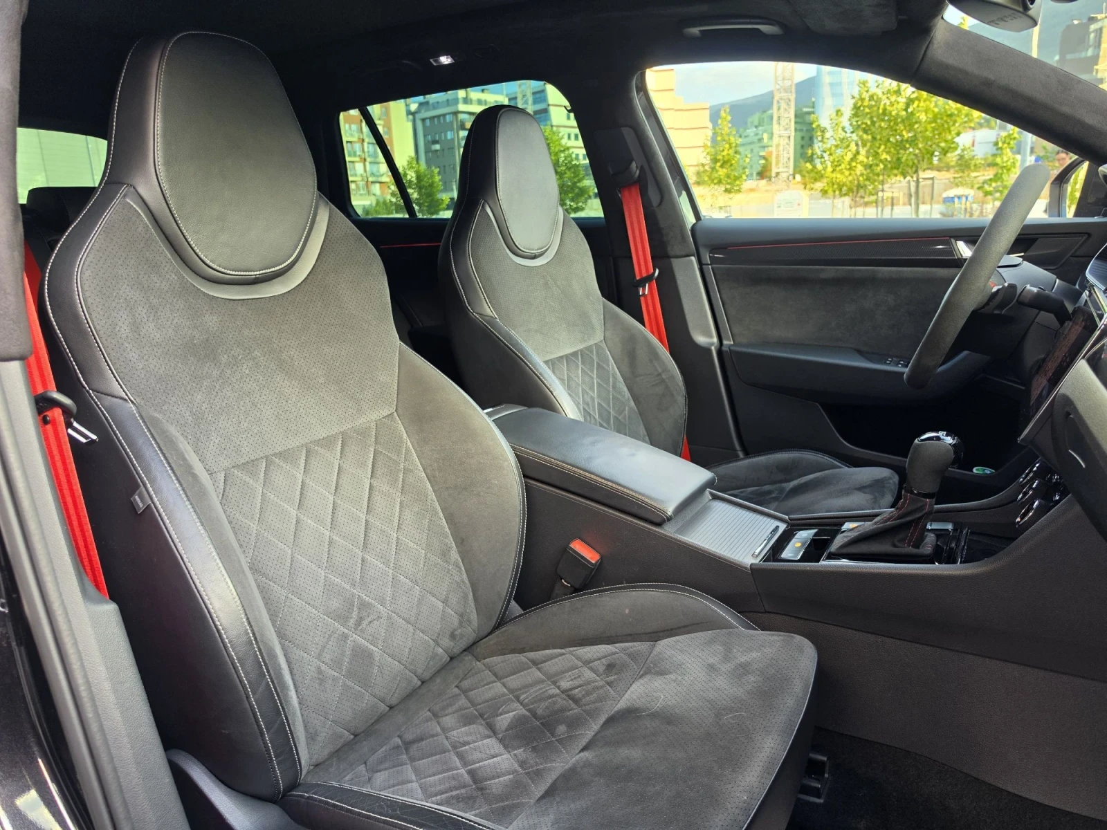 Skoda Superb 2.0TSI, 4x4, DSG, SPORTLINE PLUS, снимка 13 - Автомобили и джипове - 55589538