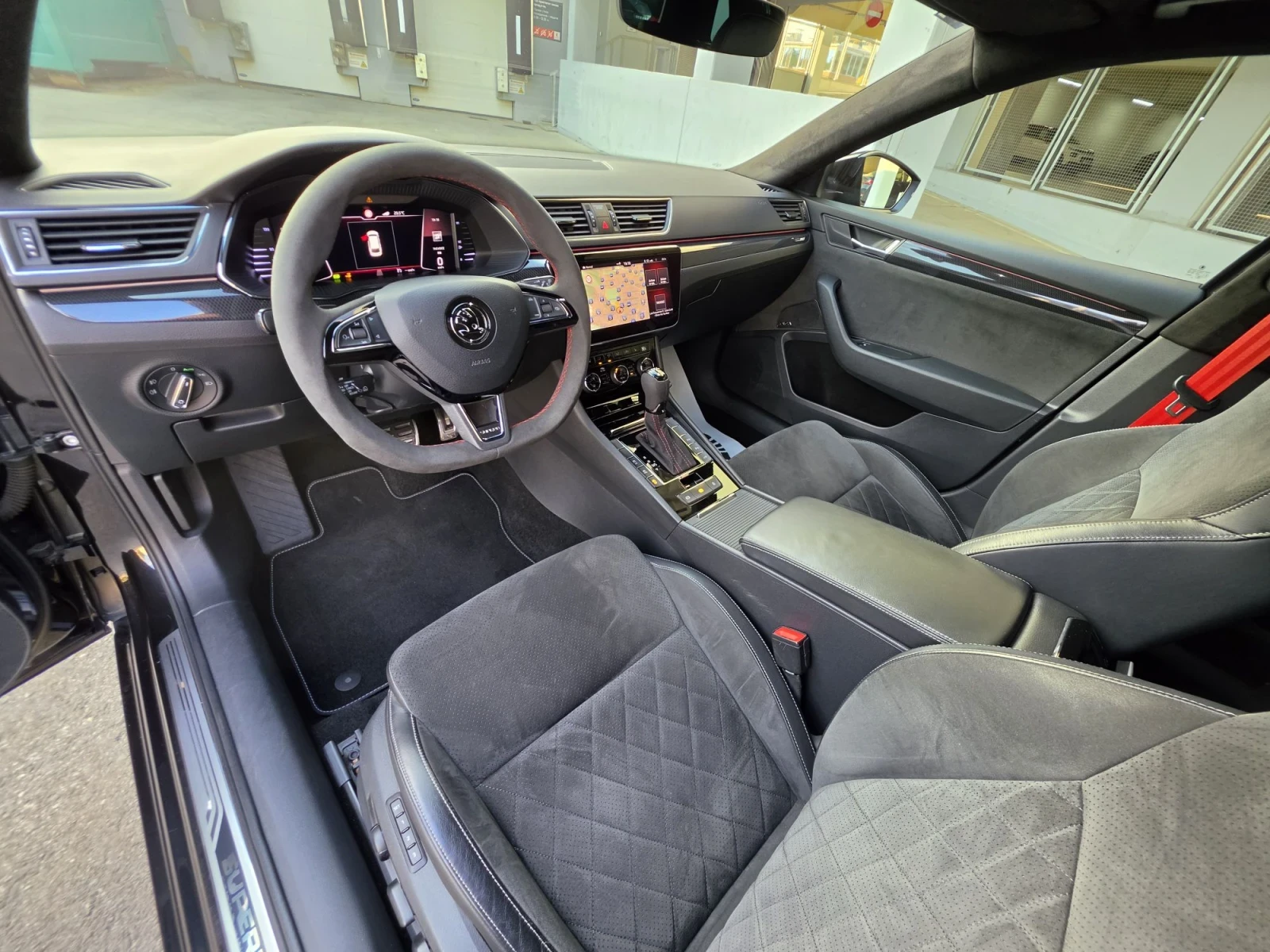 Skoda Superb 2.0TSI, 4x4, DSG, SPORTLINE PLUS, снимка 9 - Автомобили и джипове - 55589538