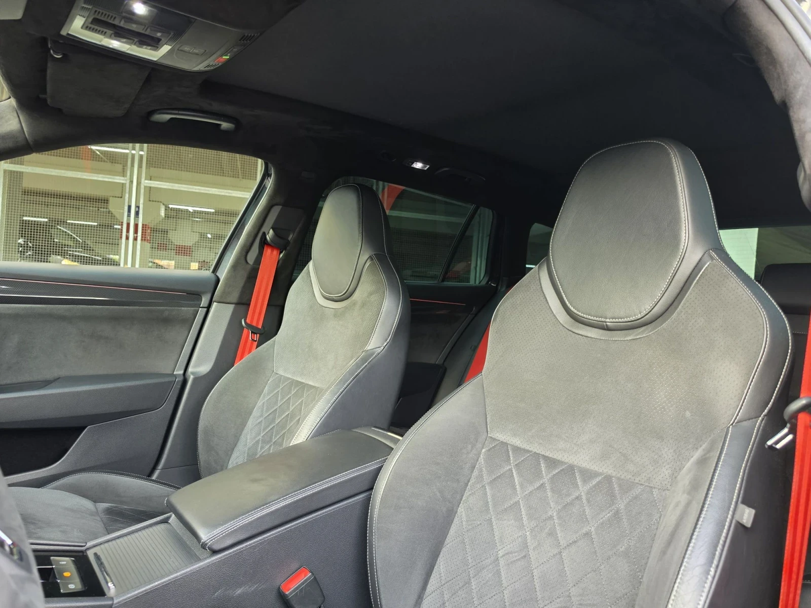 Skoda Superb 2.0TSI, 4x4, DSG, SPORTLINE PLUS, снимка 11 - Автомобили и джипове - 55589538