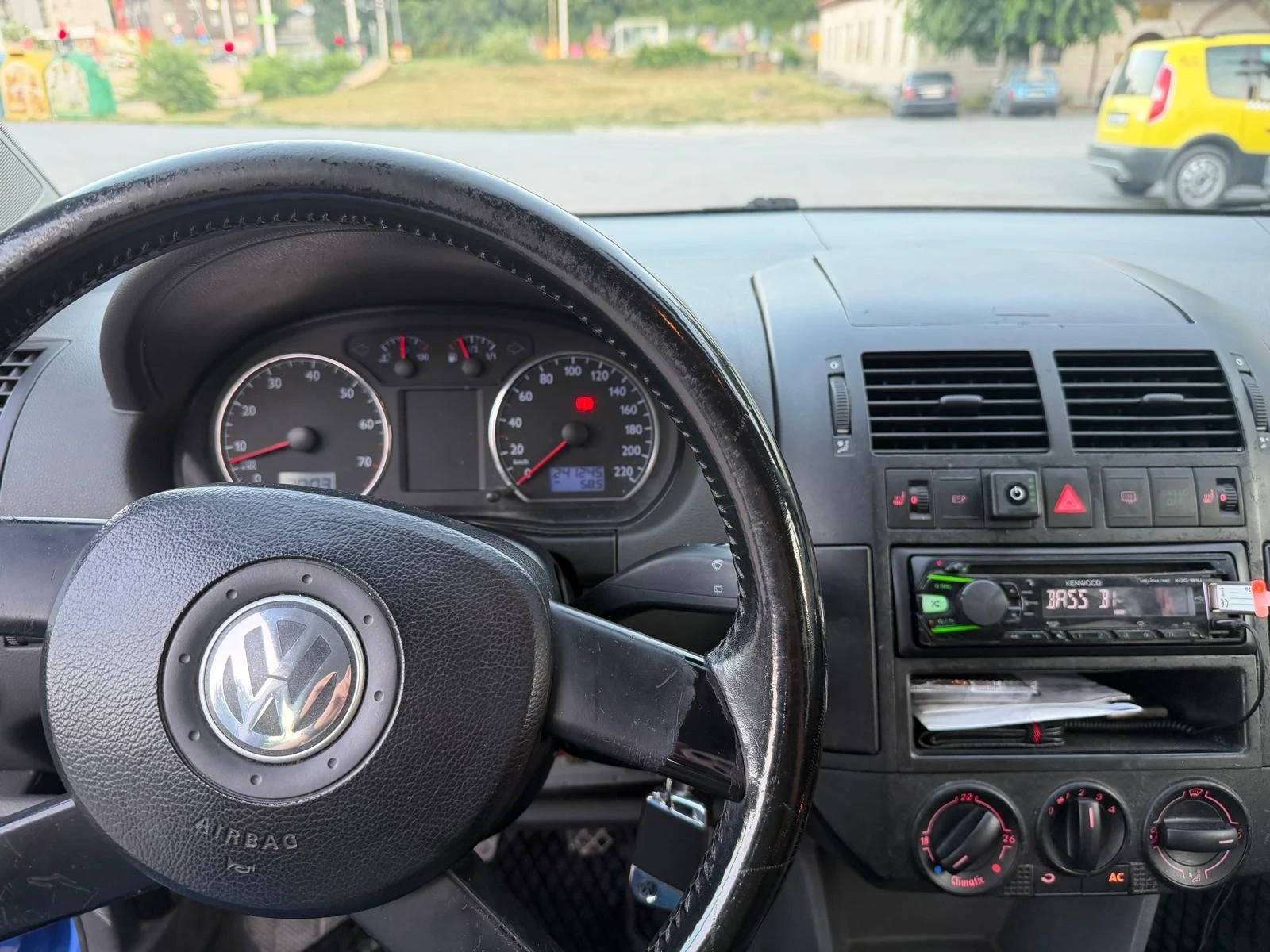VW Polo 1.4, снимка 8 - Автомобили и джипове - 55631103