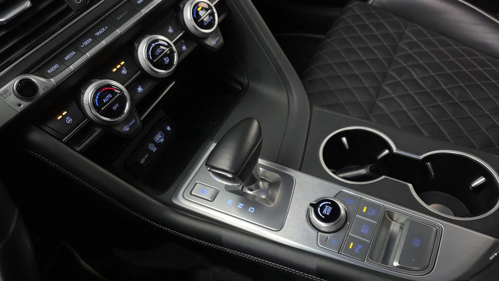 Genesis G70 3.3T Sport 2WD SUPREME autoprime.bg, снимка 9 - Автомобили и джипове - 55902206