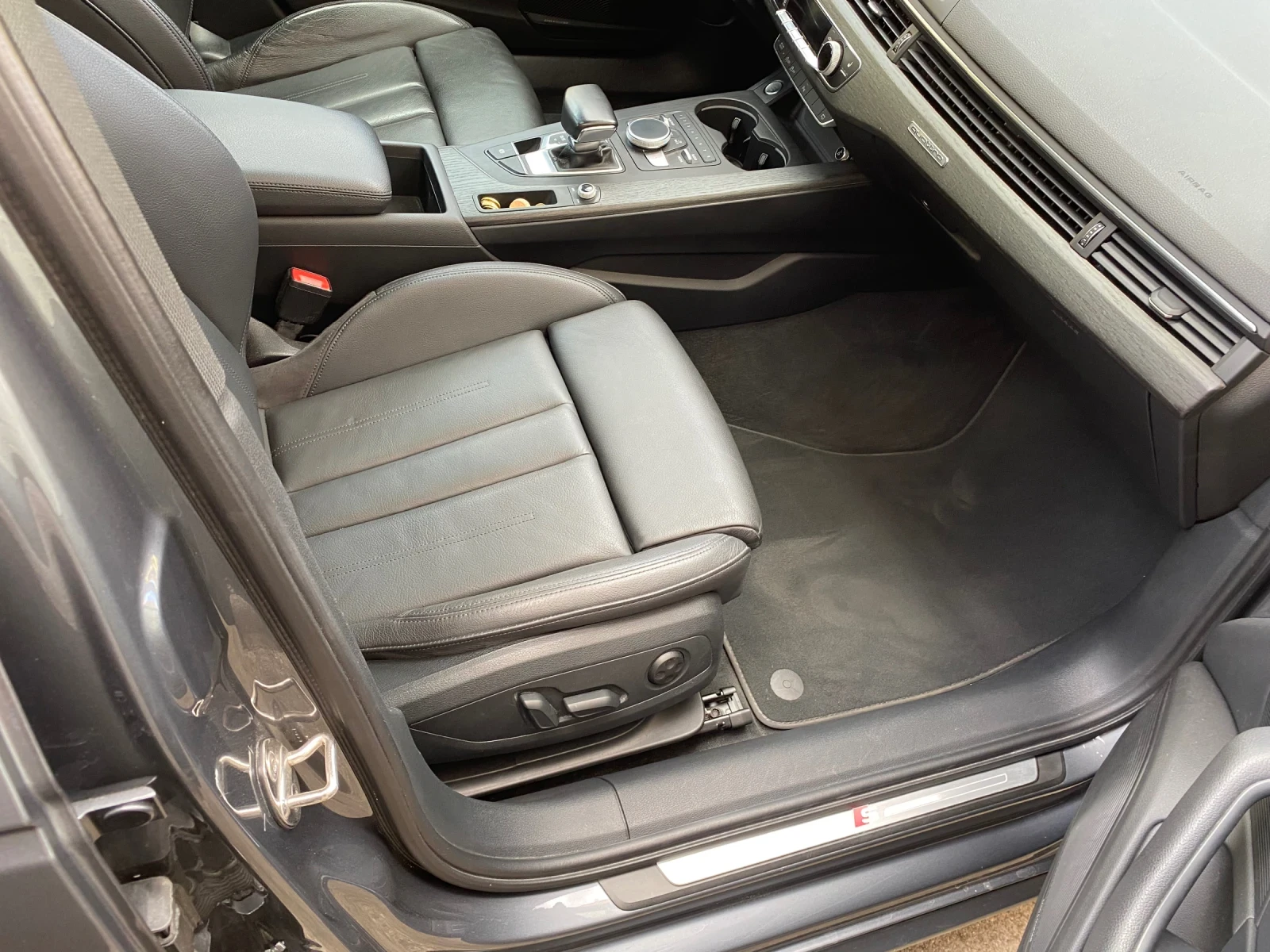 Audi A4 2018 Audi A4 2.0T S-Line пакет, снимка 13 - Автомобили и джипове - 56103856