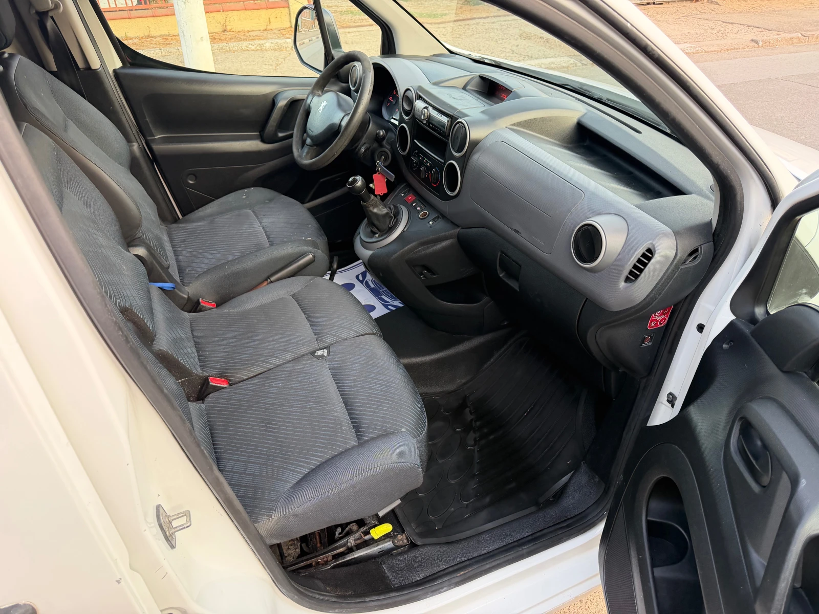 Peugeot Partner, снимка 6 - Автомобили и джипове - 56288803