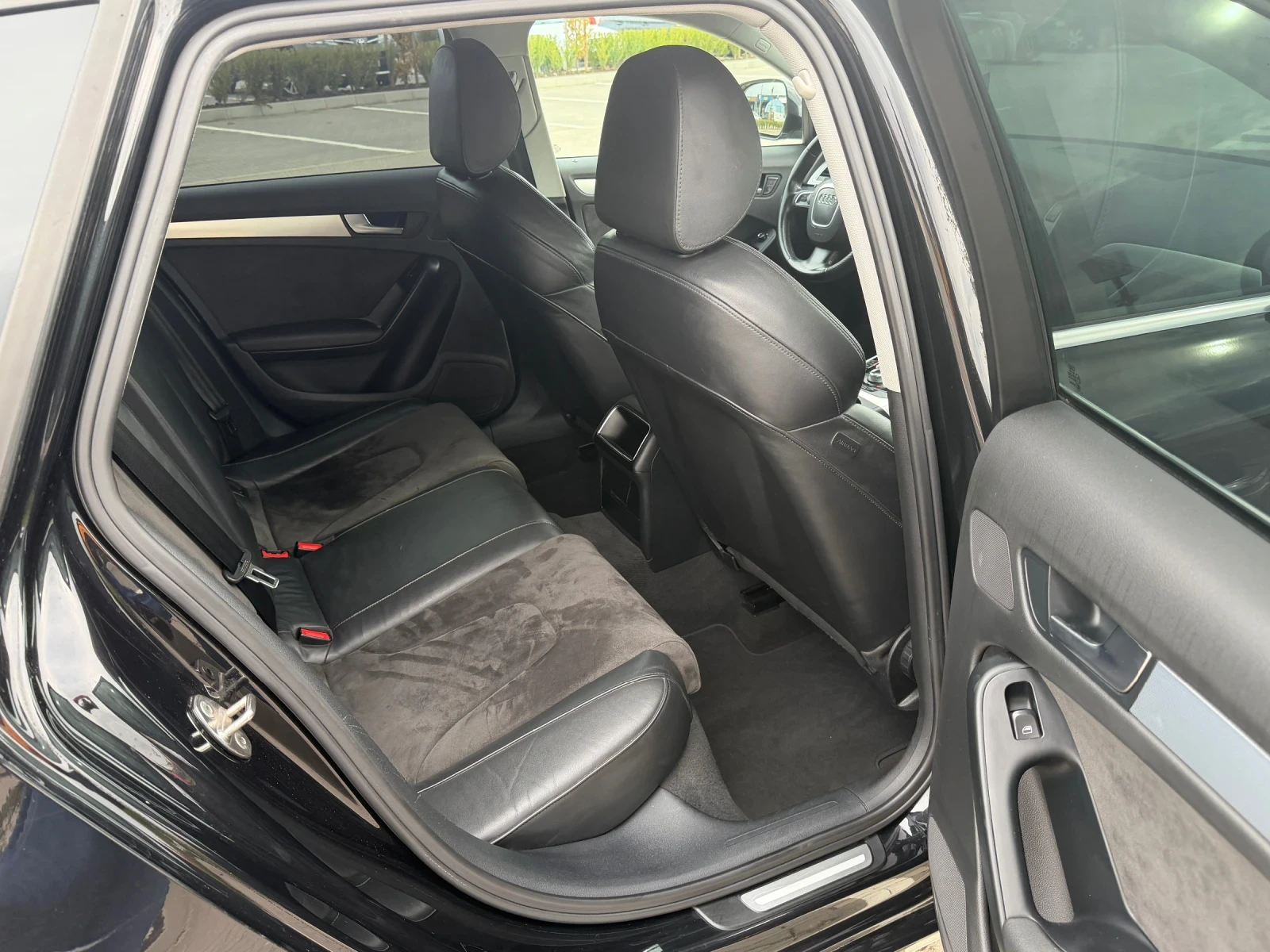Audi A4 2.0 TDI 6 speed //TOP//, снимка 17 - Автомобили и джипове - 56520643