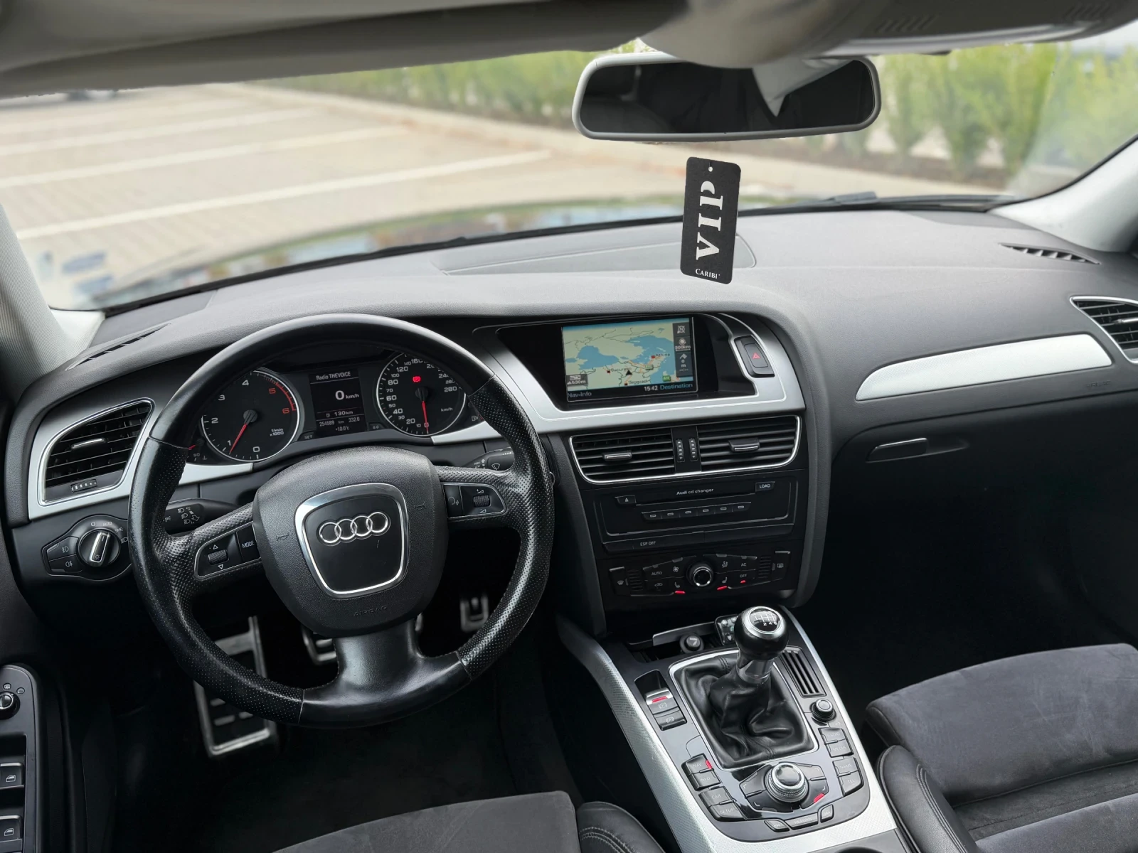Audi A4 2.0 TDI 6 speed //TOP//, снимка 14 - Автомобили и джипове - 56520643
