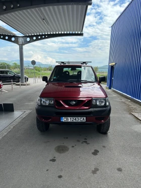 Nissan Terrano 2.4, снимка 1