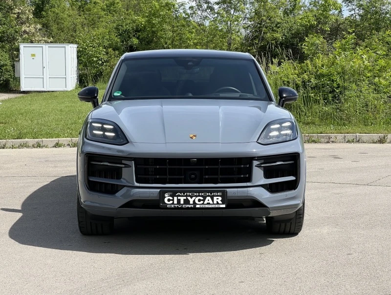 Porsche Cayenne E-HYBRID/COUPE/NEW MODEL/SPORT CHRONO/PANO/BOSE/22, снимка 2 - Автомобили и джипове - 45626786