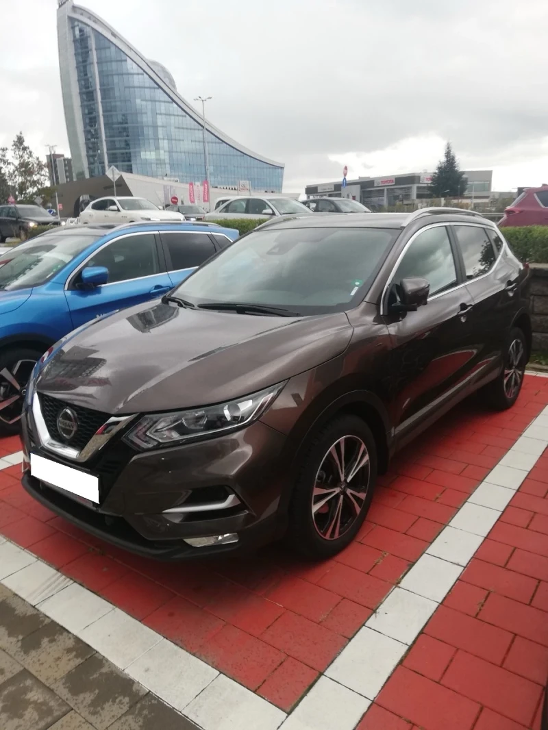 Nissan Qashqai 4x4 панорамен покрив, снимка 1 - Автомобили и джипове - 47946712