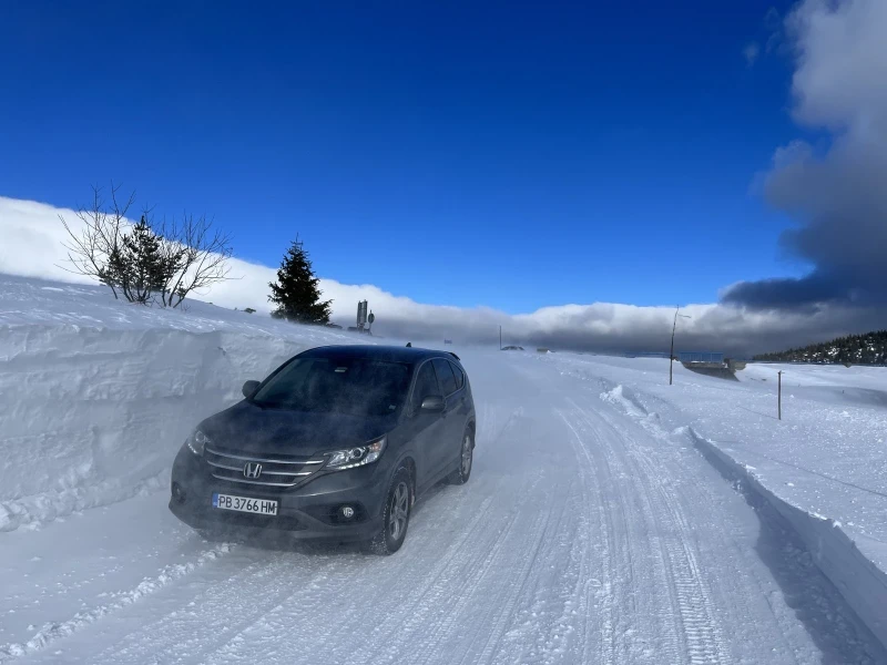 Honda Cr-v 2.2 i-DTEC AWD, снимка 4 - Автомобили и джипове - 52704082