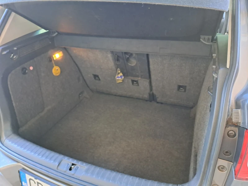 VW Tiguan 2.0 TDI, снимка 13 - Автомобили и джипове - 52826149
