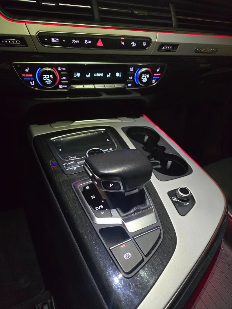 Audi Q7 3.0 TFSI, снимка 15 - Автомобили и джипове - 53357809