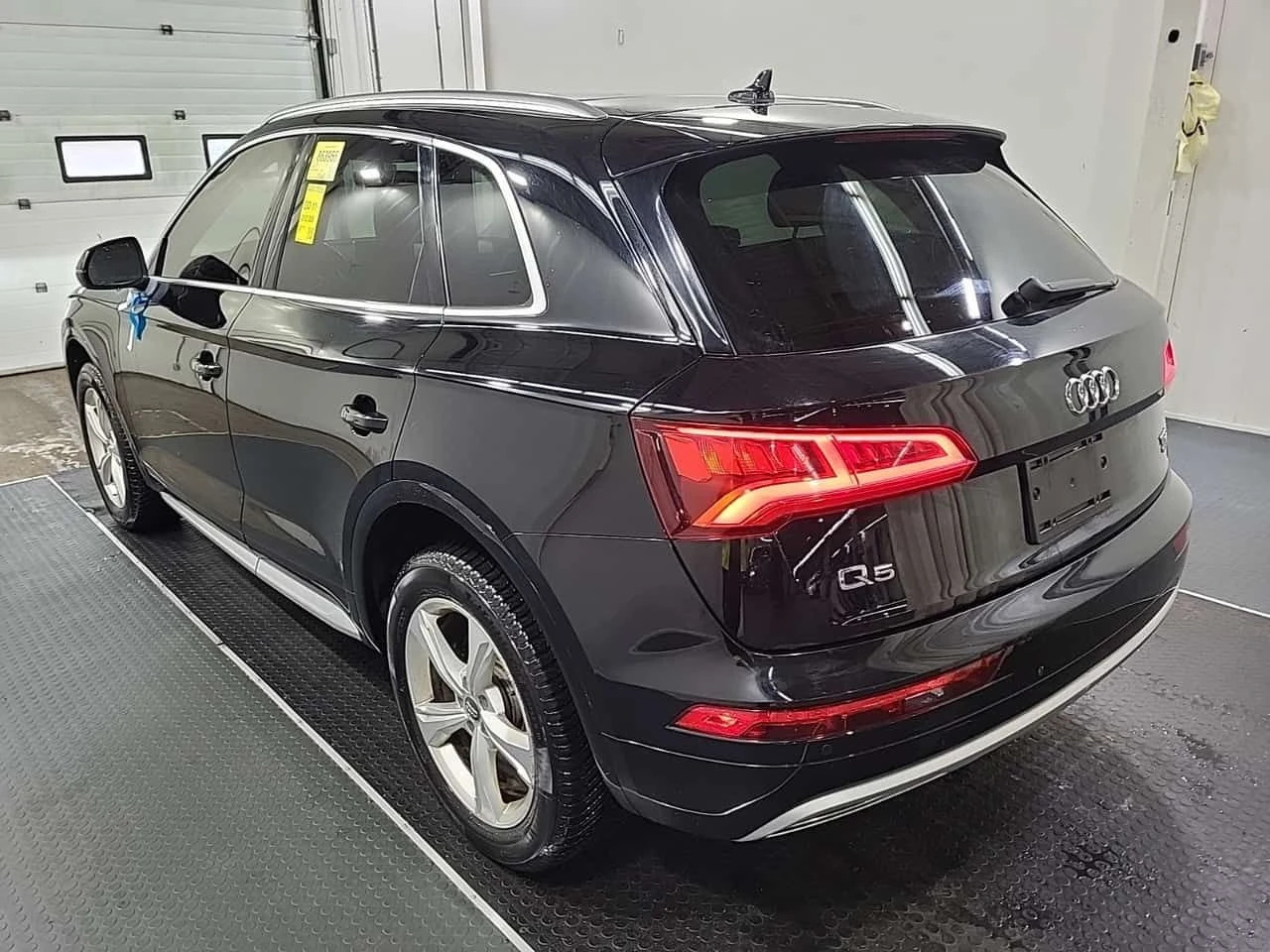Audi Q5 * PREMIUM PLUS * CARFAX * ПАНОРАМА * 2 КЛЮЧА * , снимка 4 - Автомобили и джипове - 53991178