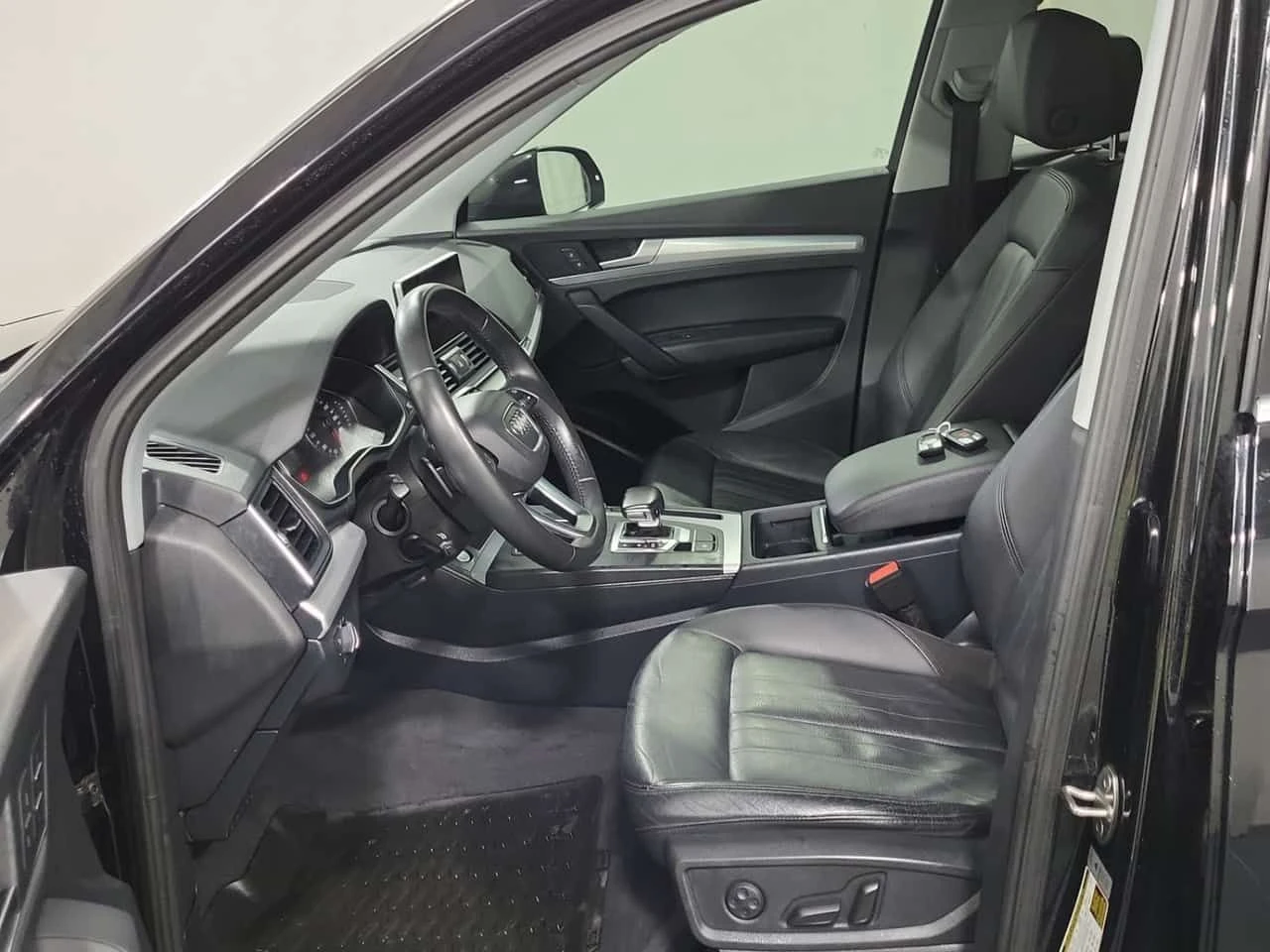 Audi Q5 * PREMIUM PLUS * CARFAX * ПАНОРАМА * 2 КЛЮЧА * , снимка 7 - Автомобили и джипове - 53991178