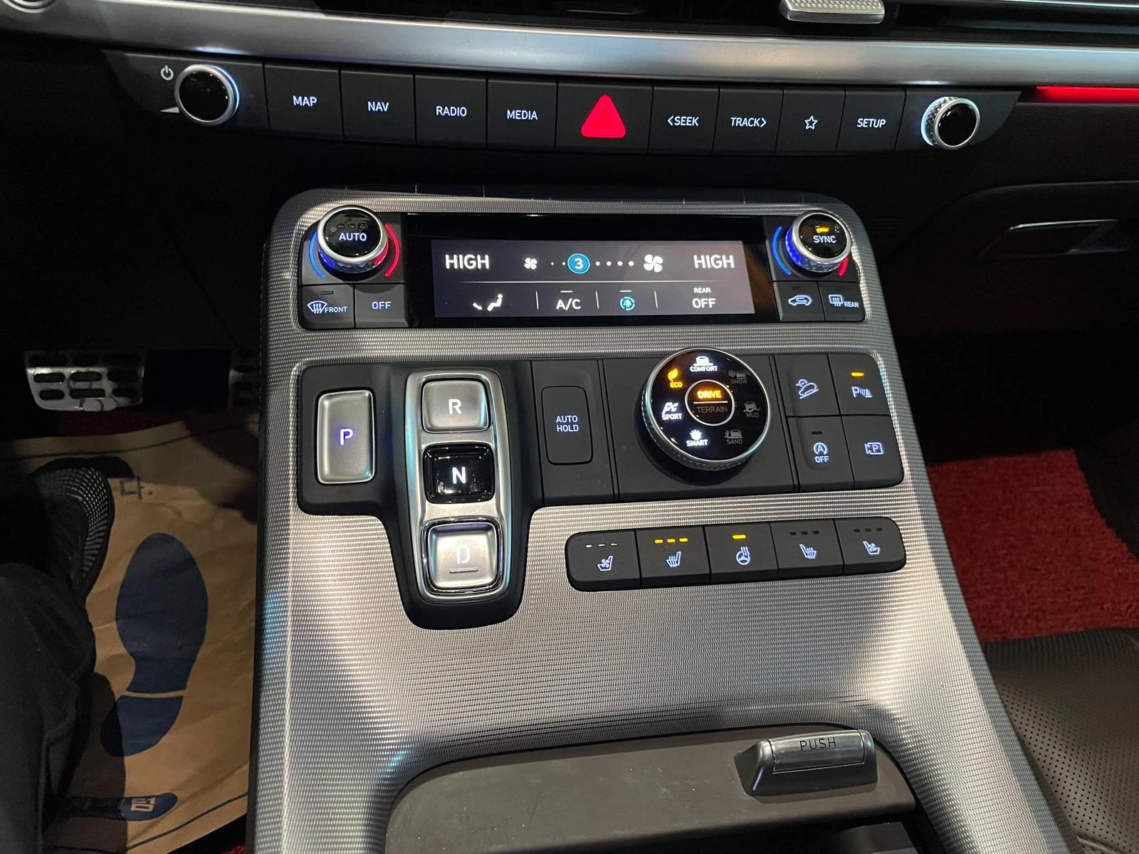 Hyundai Palisade 3.8 V6 ! 4WD ! Calligraphy !, снимка 17 - Автомобили и джипове - 54137668