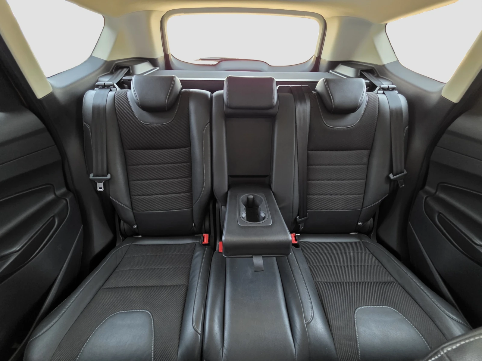 Ford Kuga 2.0 TDCI 4x4 TITANIUM, снимка 13 - Автомобили и джипове - 54766400