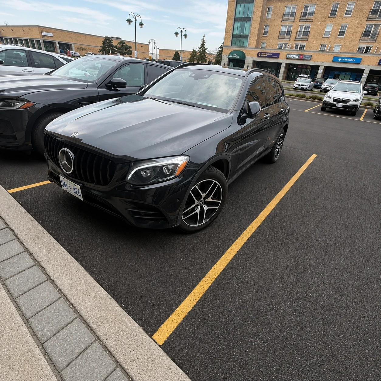 Mercedes-Benz GLC 300 AMG Premium-Technology пакет, Black Line , снимка 2 - Автомобили и джипове - 55175431
