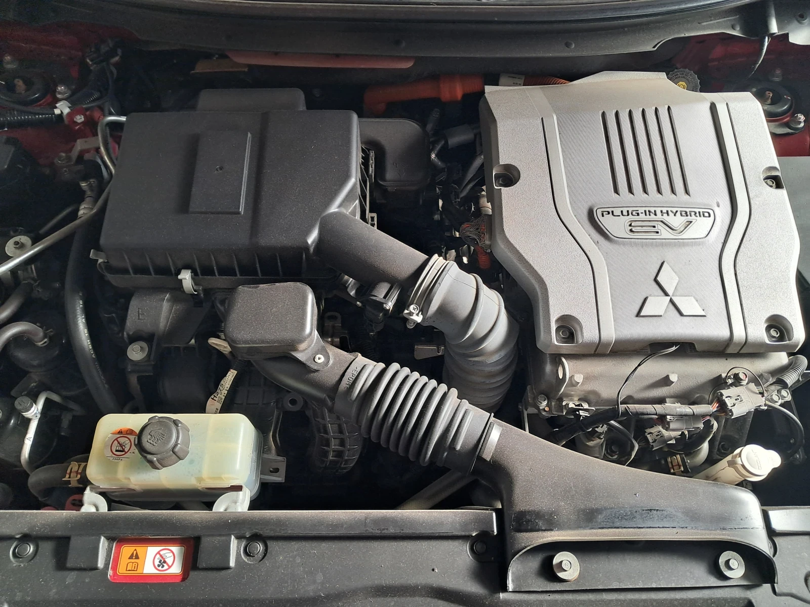 Mitsubishi Eclipse Cross 2.4 PHEV, S-AWC, снимка 12 - Автомобили и джипове - 56521345