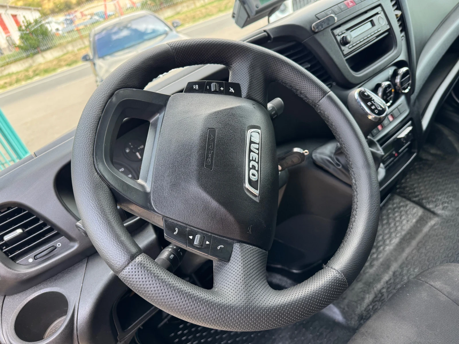 Iveco Daily 3.0HPI* 35C17* Климатик* Тристранен самосвал - изображение 3