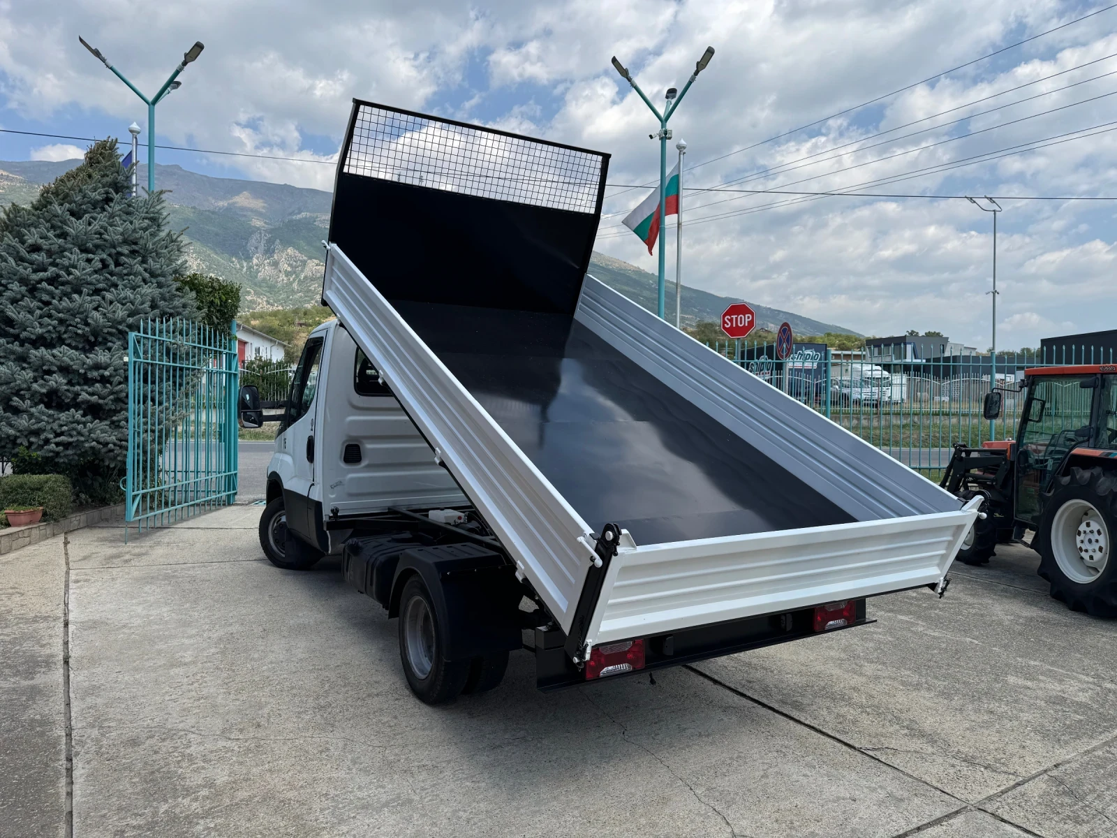 Iveco Daily 3.0HPI* 35C17* Климатик* Тристранен самосвал - изображение 5