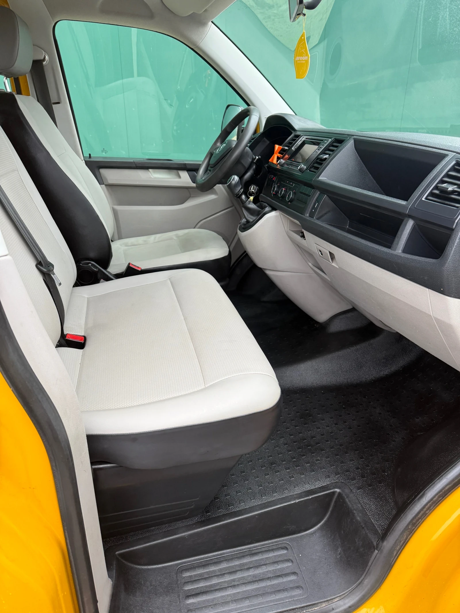 VW Transporter 2.0 , Климатик , 6 места - изображение 9