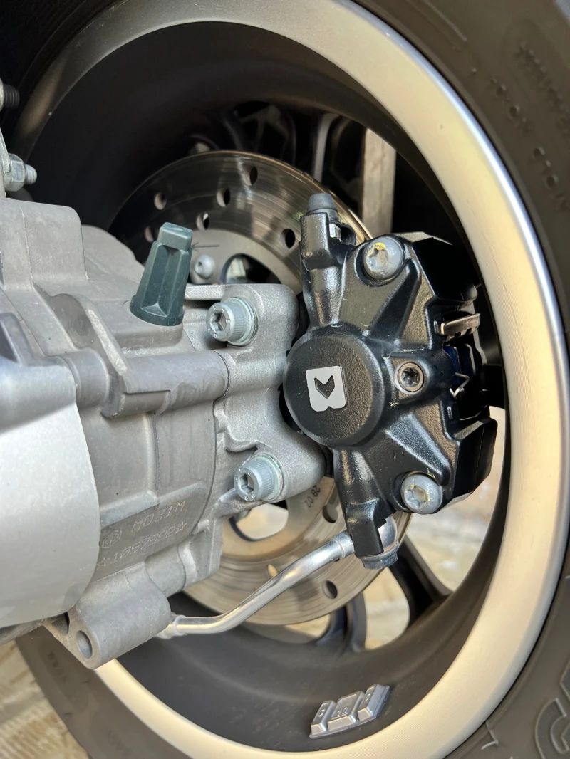 Vespa GTS Super GTS 300 с Vespa куфар, снимка 14 - Мотоциклети и мототехника - 52588681