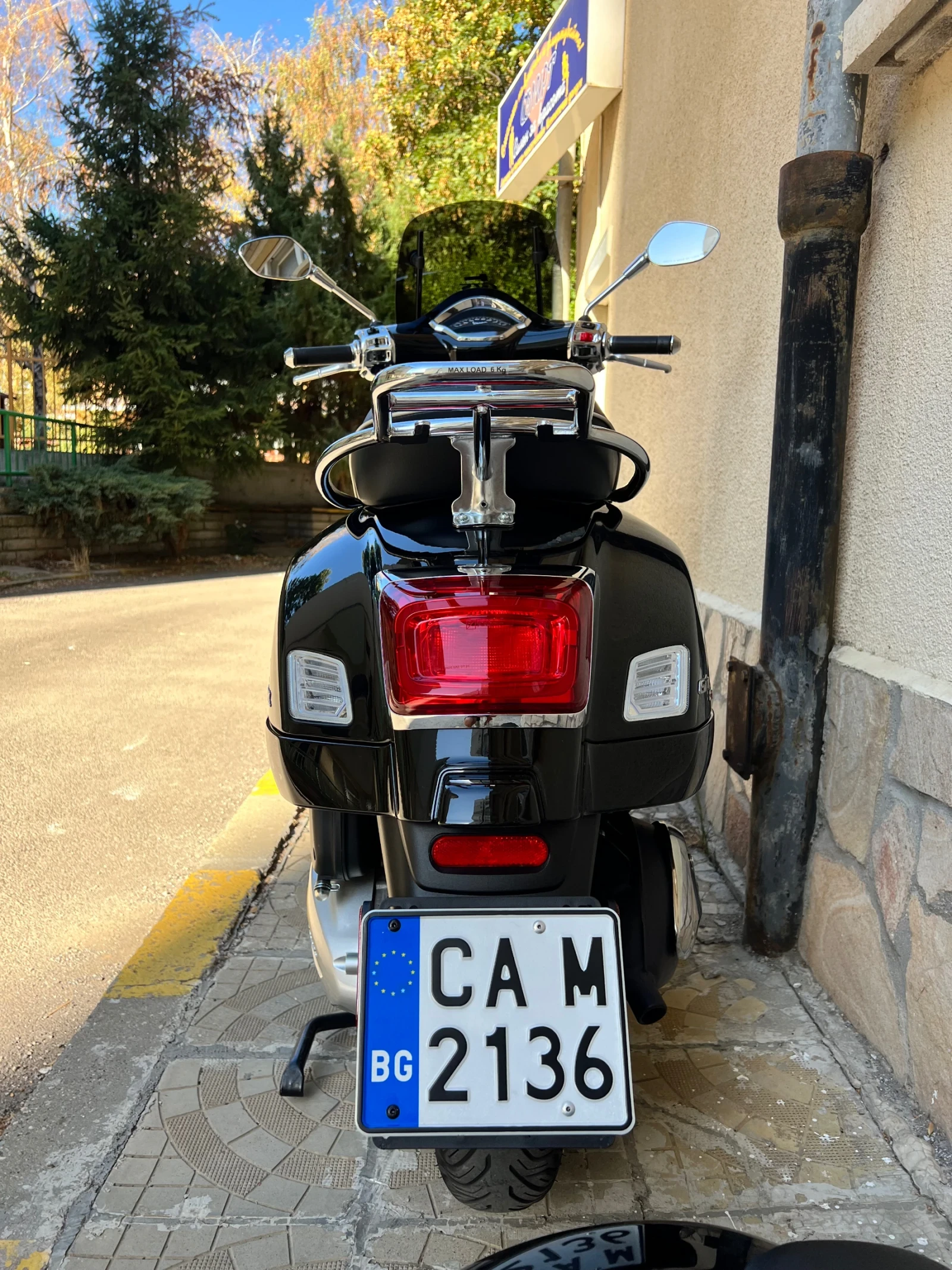 Vespa GTS Super GTS 300 с Vespa куфар - изображение 4