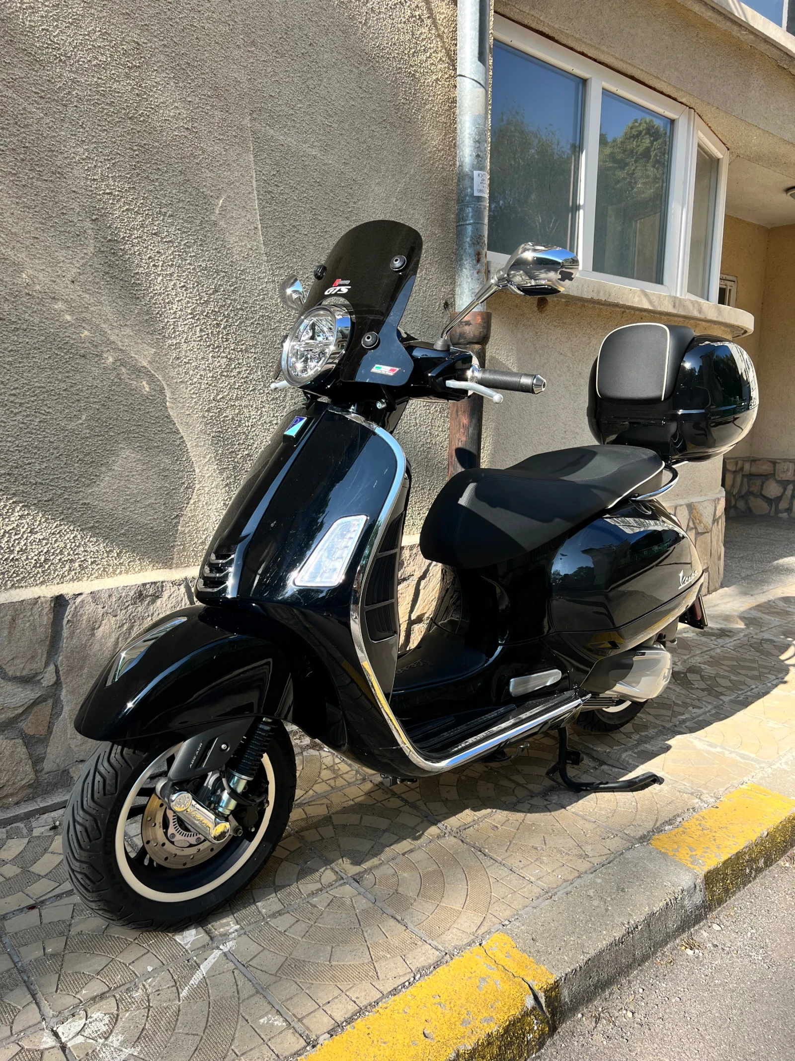 Vespa GTS 300 с Vespa куфар - изображение 3