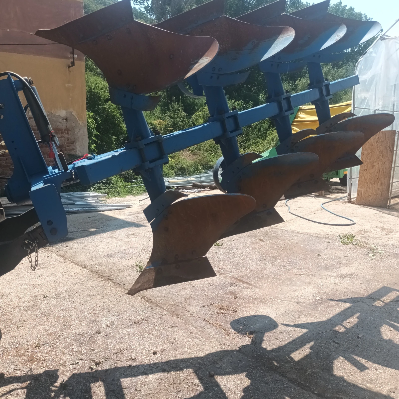 Плуг Друга марка, снимка 2 - Селскостопанска техника - 53879530