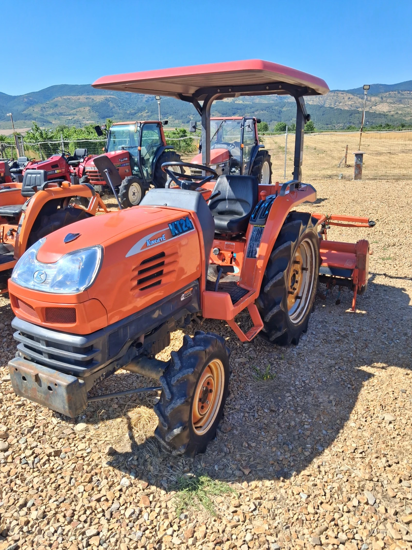 Трактор Kubota Скайтрак , снимка 2 - Селскостопанска техника - 55368690