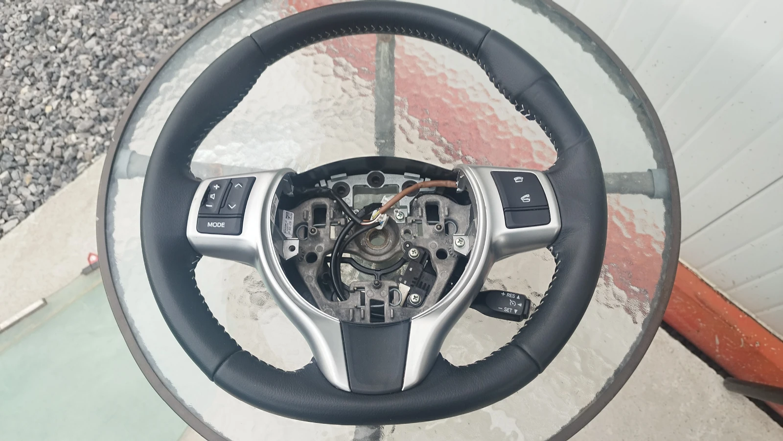 Toyota Yaris Hybrid P13 части брави, стъкло ел. инсталация и волан - Тойота Ярис Хибрид П13, снимка 10 - Части - 54669271
