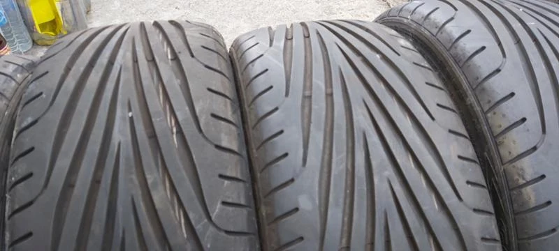 Гуми Летни 205/40R17, снимка 2 - Гуми и джанти - 30574891