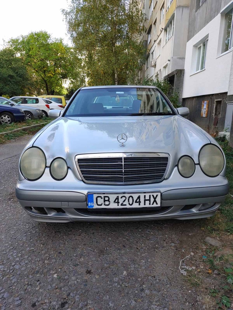 Mercedes-Benz E 200, снимка 2 - Автомобили и джипове - 46065840