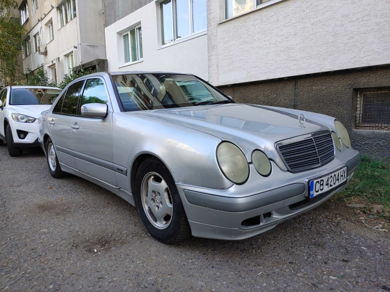 Mercedes-Benz E 200, снимка 1 - Автомобили и джипове - 46065840