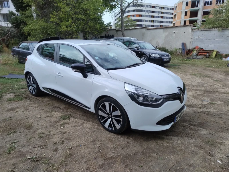 Renault Clio, снимка 4 - Автомобили и джипове - 47453306