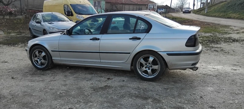 BMW 318 1.8 и, снимка 13 - Автомобили и джипове - 48360634