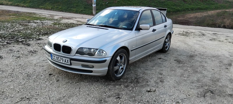 BMW 318 1.8 и, снимка 1 - Автомобили и джипове - 48360634