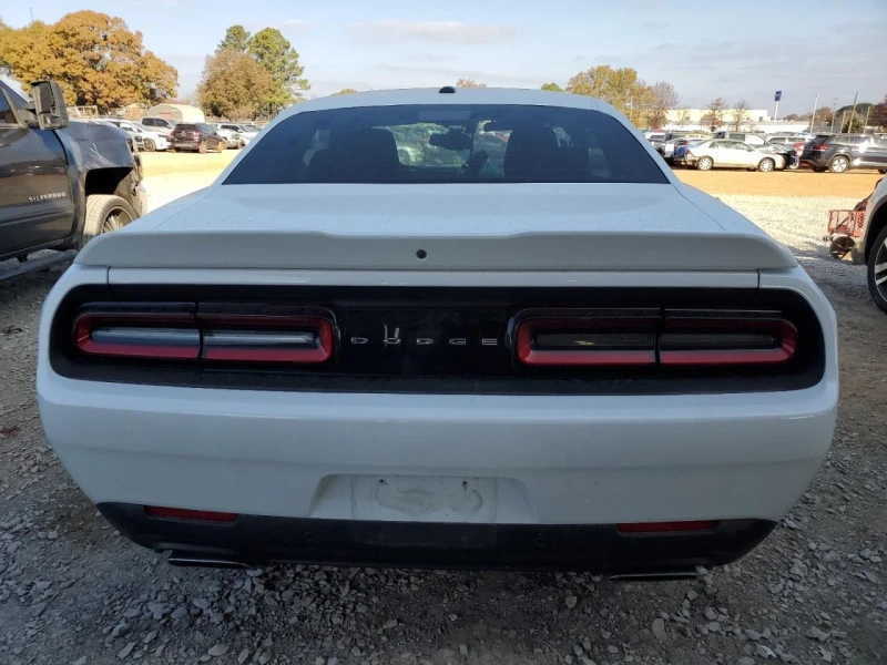 Dodge Challenger, снимка 6 - Автомобили и джипове - 48802353