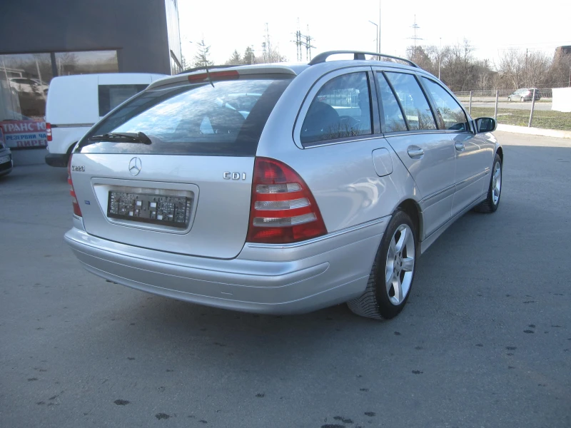 Mercedes-Benz C 220 2, 2-cdi Автомат, Кожа, снимка 4 - Автомобили и джипове - 49405155