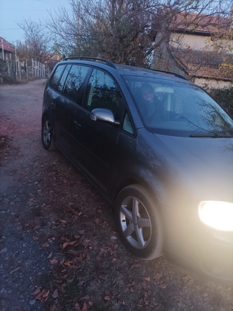 VW Touran Тouran, снимка 6 - Автомобили и джипове - 49455005