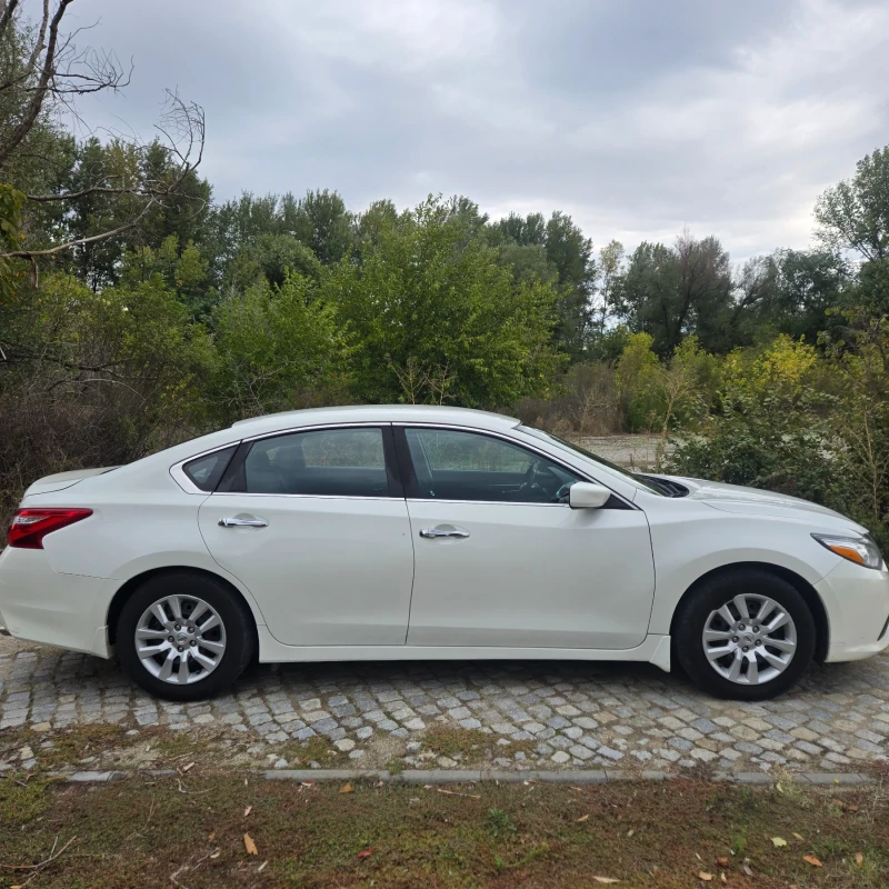 Nissan Altima 2.5L GAS, снимка 3 - Автомобили и джипове - 52250587