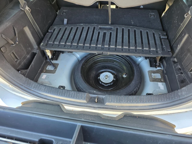 Mazda 5 2.2, снимка 13 - Автомобили и джипове - 52279243