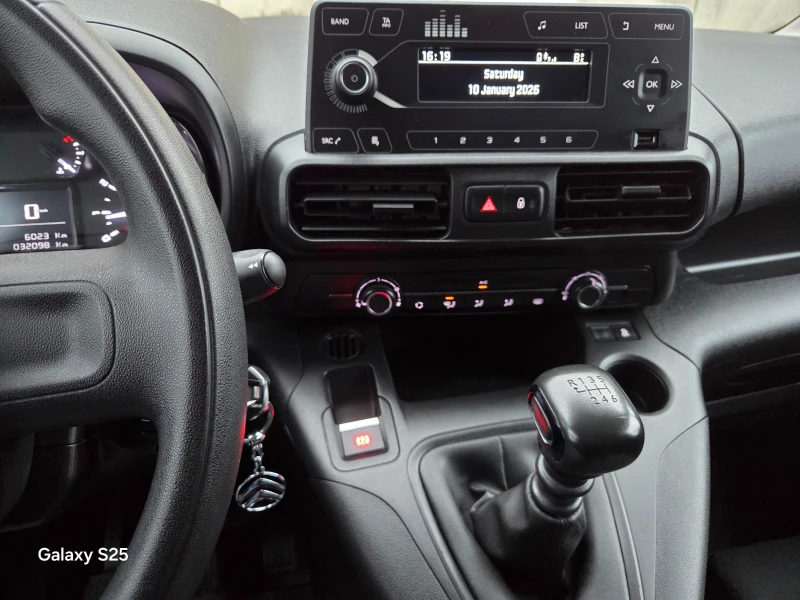 Citroen Berlingo 1.5 Blue HDI, снимка 15 - Автомобили и джипове - 53063888