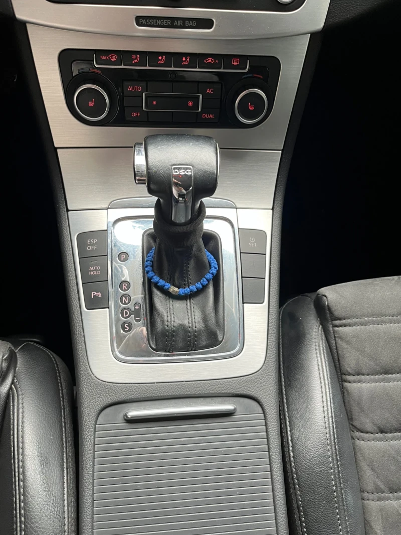 VW Passat 2.0 TDI Highline Facelift , снимка 8 - Автомобили и джипове - 53209972
