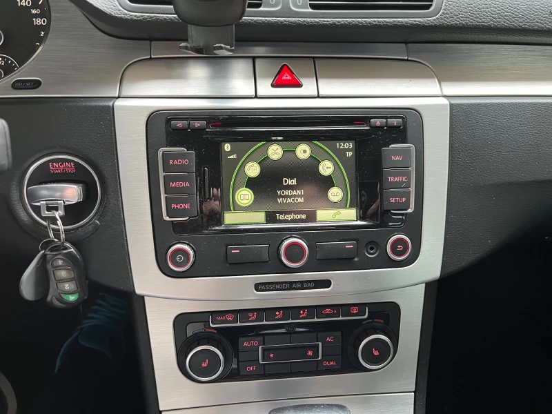 VW Passat 2.0 TDI Highline Facelift , снимка 9 - Автомобили и джипове - 53209972