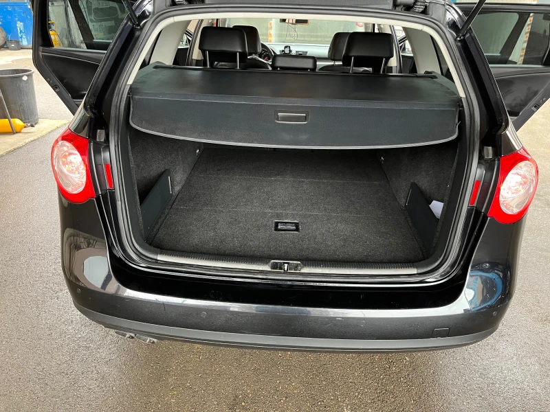 VW Passat 2.0 TDI Highline Facelift , снимка 14 - Автомобили и джипове - 53209972