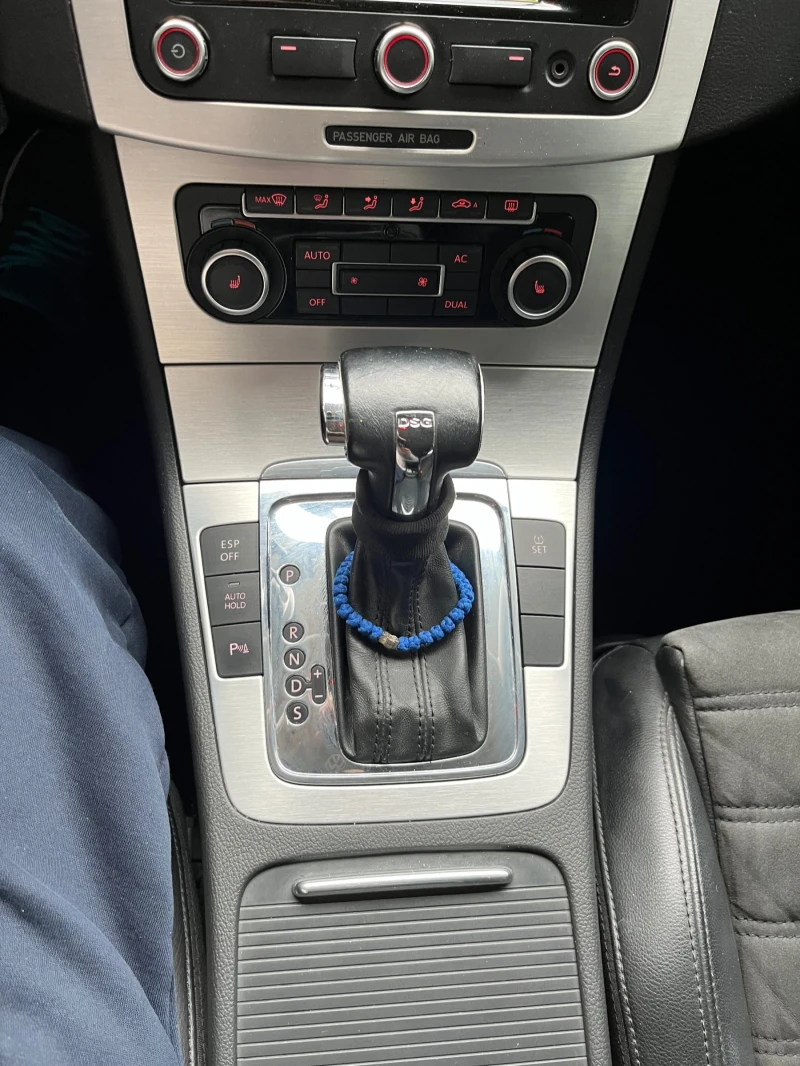 VW Passat 2.0 TDI Highline Facelift , снимка 10 - Автомобили и джипове - 53209972